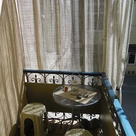 Vintazhnaya Apartment *